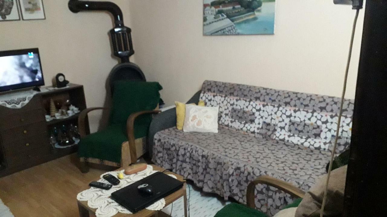 Guest House Jevtovic Karlofça Dış mekan fotoğraf